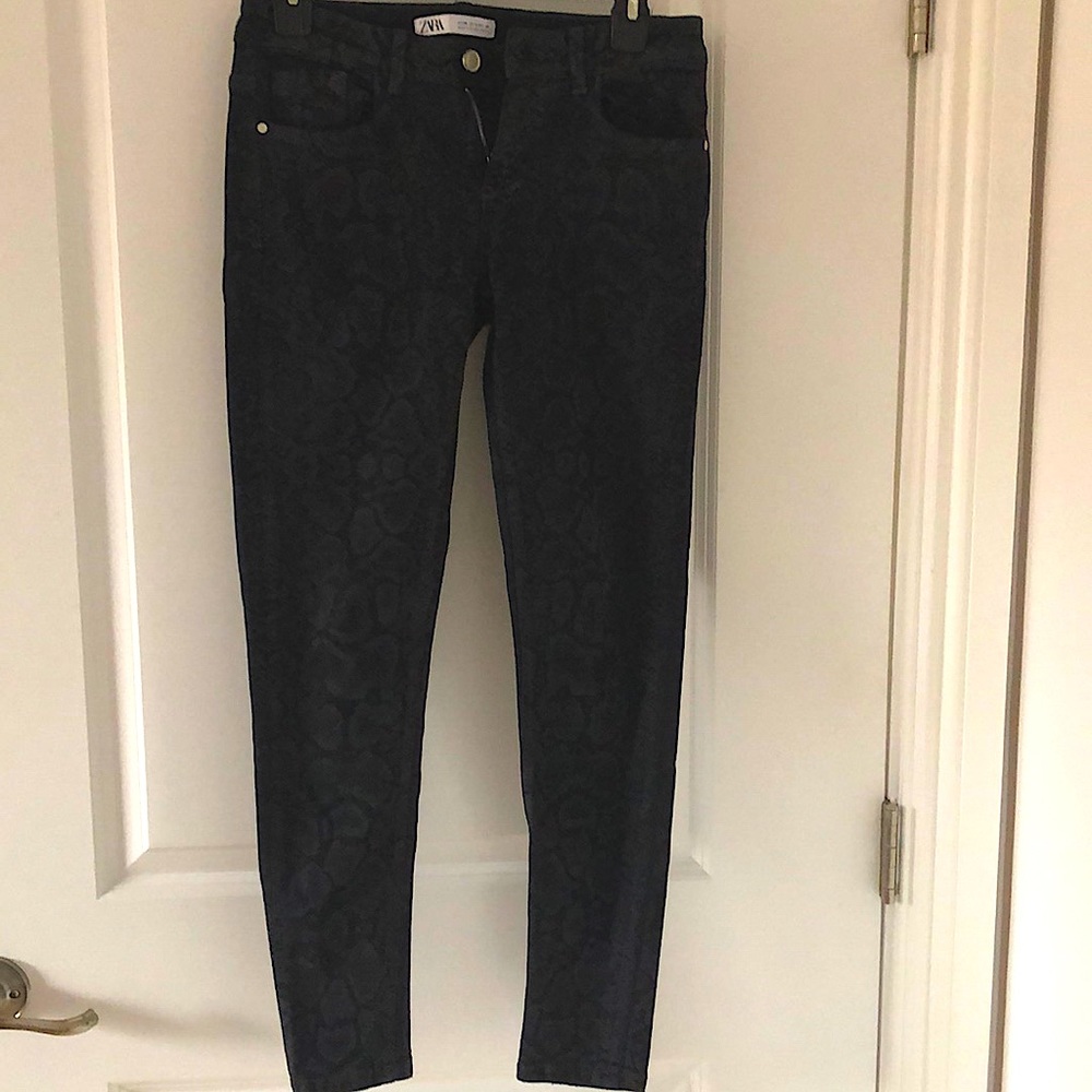 Zara Mid rise snakeskin skinny jeans